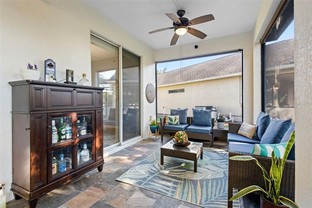 待售: $375,000 (4 贝兹, 2 浴室, 2017 平方英尺)