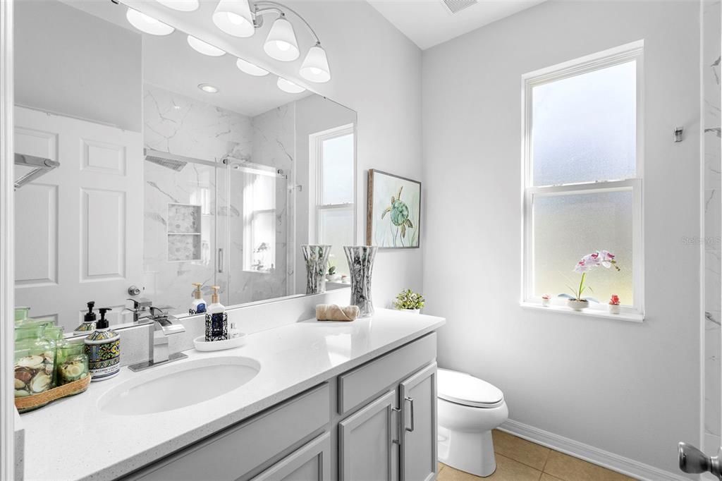 待售: $375,000 (4 贝兹, 2 浴室, 2017 平方英尺)