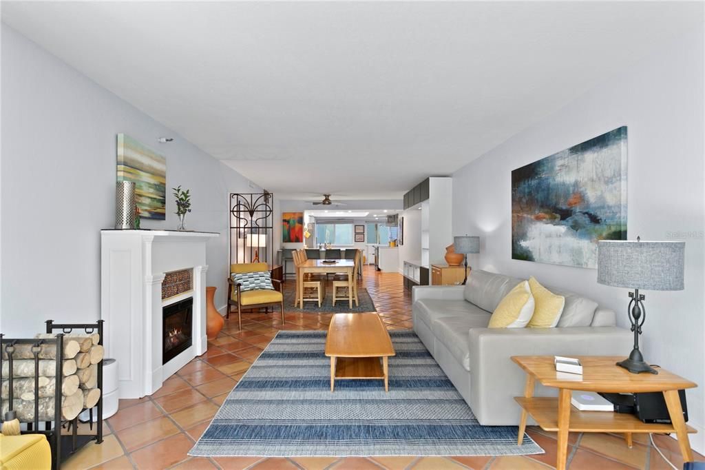 На продажу: $439,900 (2 спален, 2 ванн, 1422 Квадратных фут)