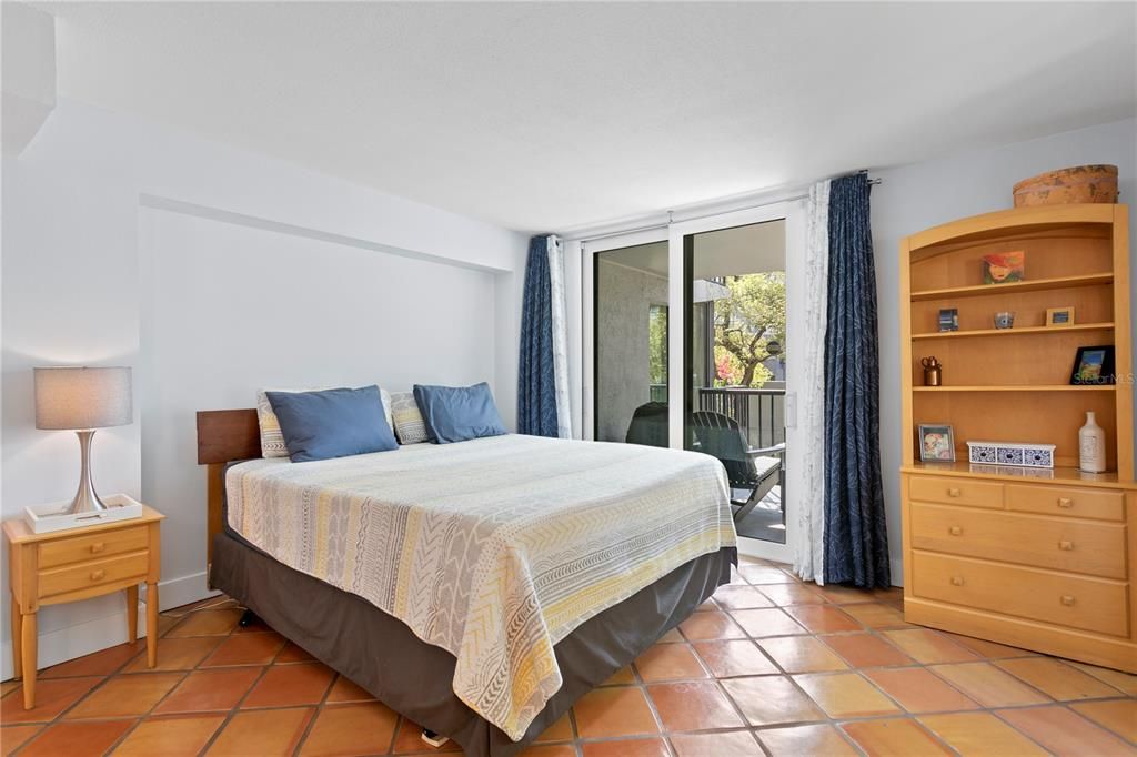 На продажу: $439,900 (2 спален, 2 ванн, 1422 Квадратных фут)