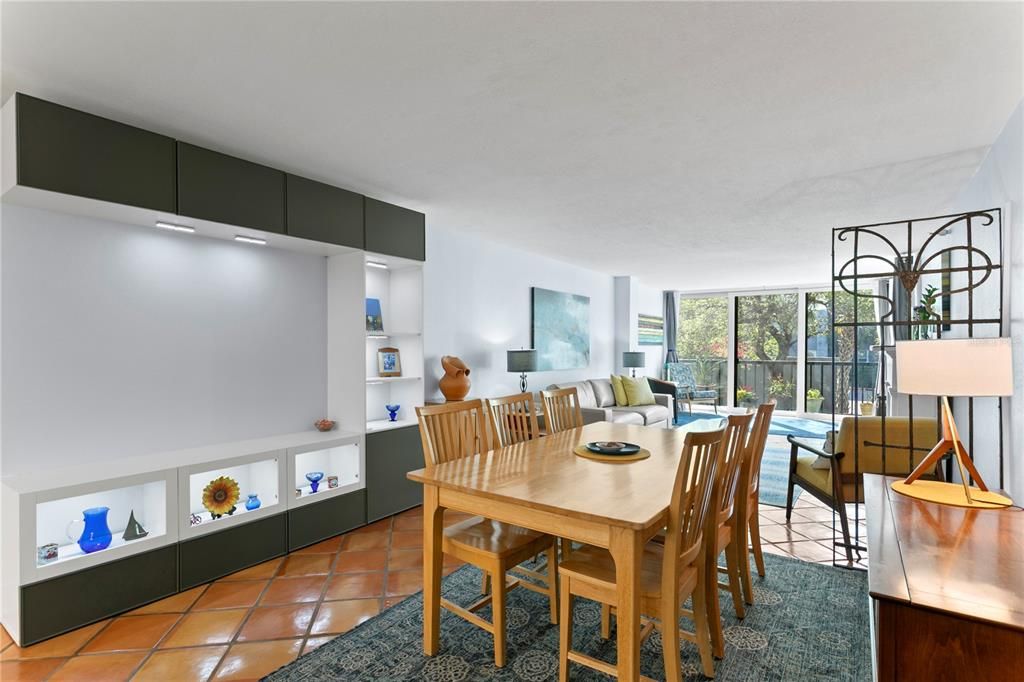 На продажу: $439,900 (2 спален, 2 ванн, 1422 Квадратных фут)