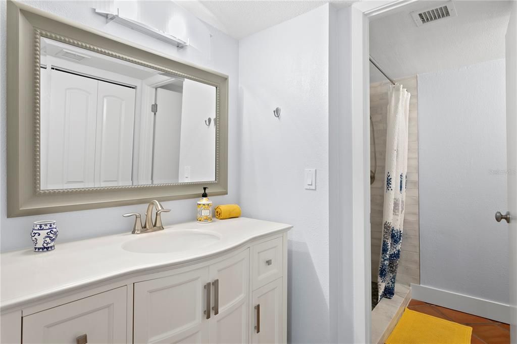 На продажу: $439,900 (2 спален, 2 ванн, 1422 Квадратных фут)