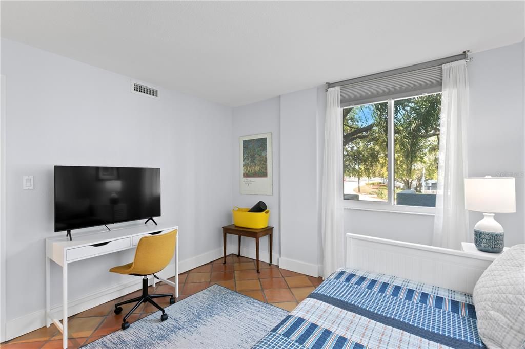 На продажу: $439,900 (2 спален, 2 ванн, 1422 Квадратных фут)