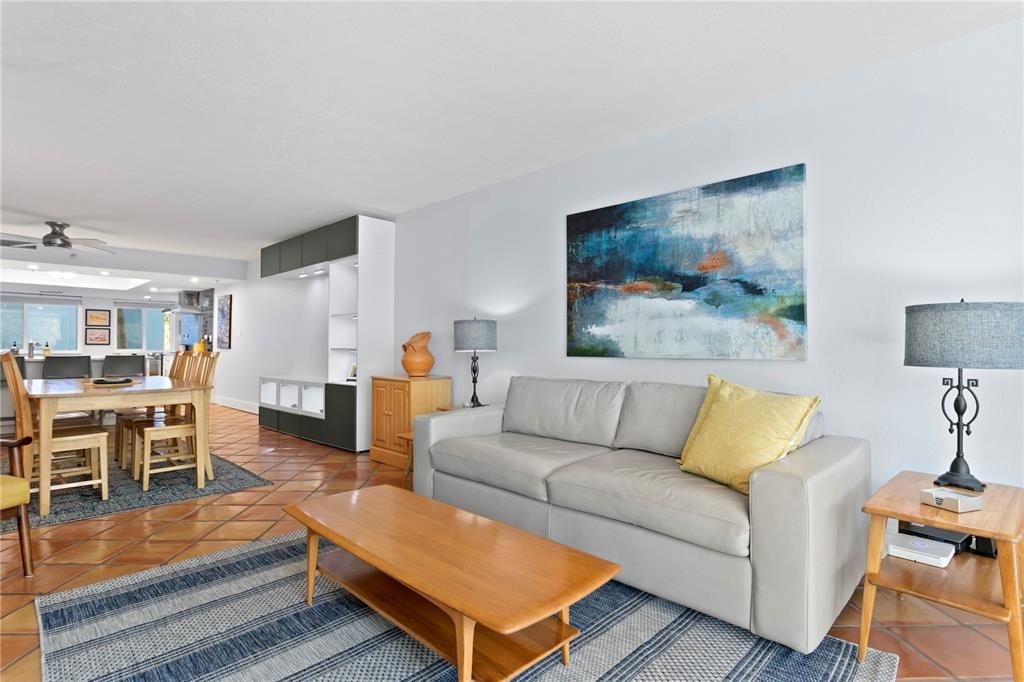 На продажу: $439,900 (2 спален, 2 ванн, 1422 Квадратных фут)