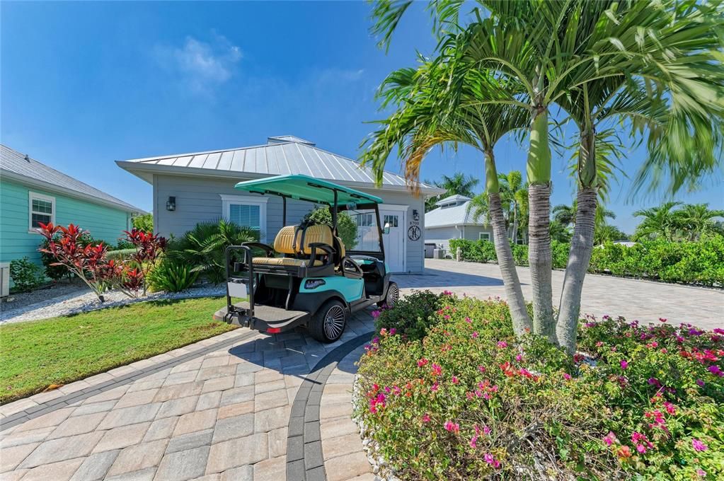 For Sale: $595,000 (1 beds, 1 baths, 1000 Square Feet)