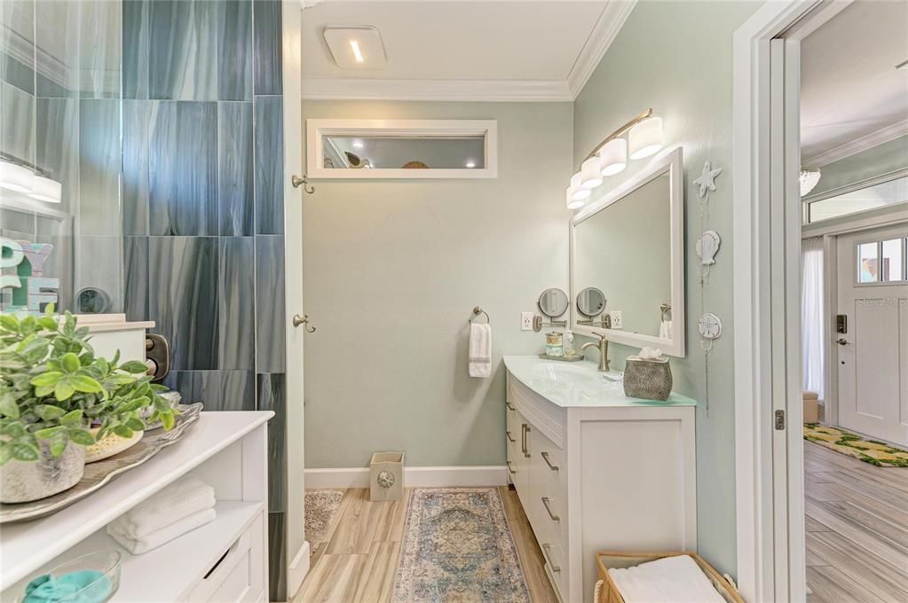 For Sale: $595,000 (1 beds, 1 baths, 1000 Square Feet)