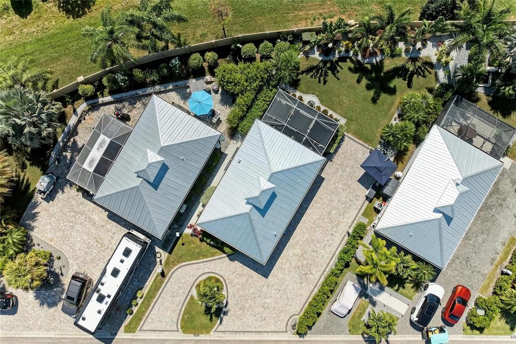 For Sale: $595,000 (1 beds, 1 baths, 1000 Square Feet)