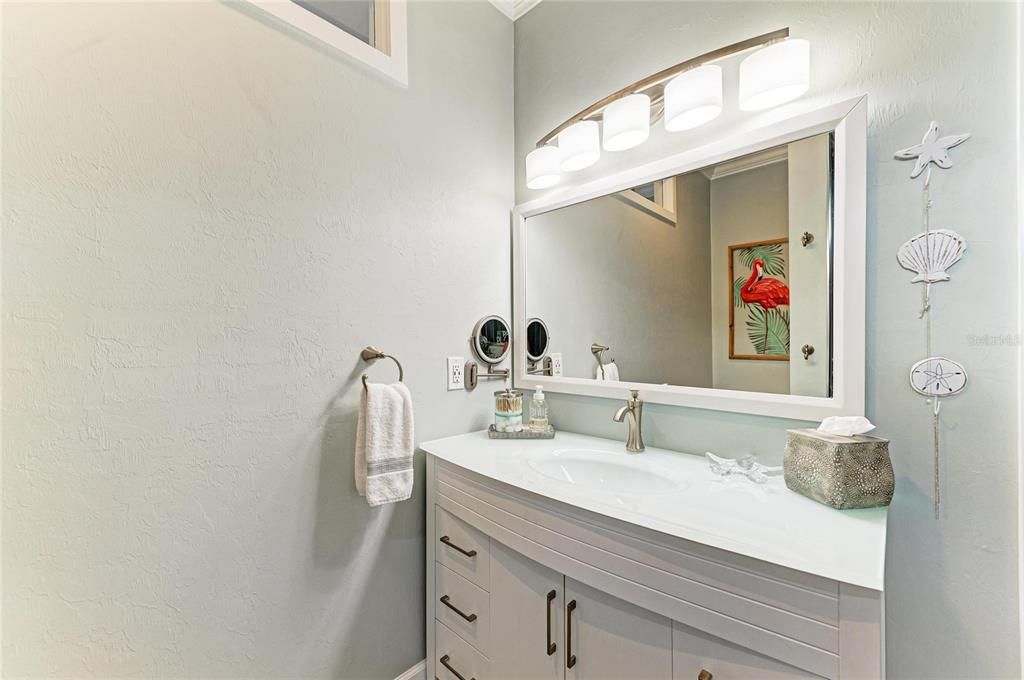 For Sale: $595,000 (1 beds, 1 baths, 1000 Square Feet)