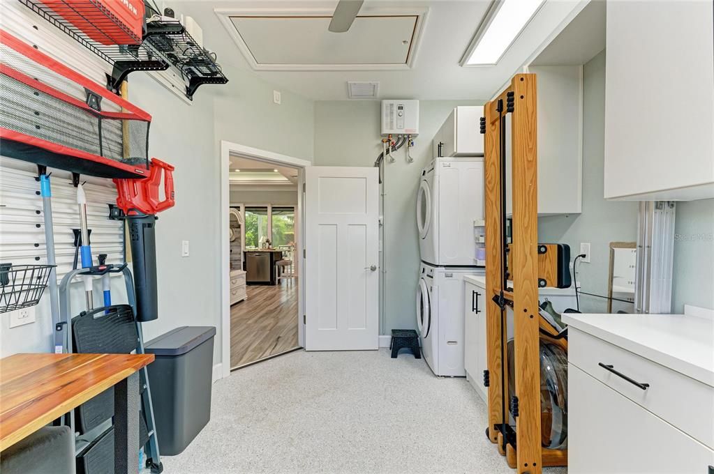 For Sale: $595,000 (1 beds, 1 baths, 1000 Square Feet)