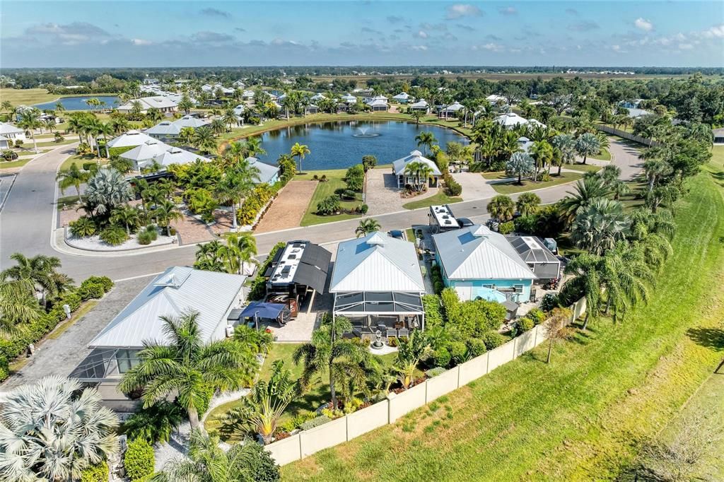 For Sale: $595,000 (1 beds, 1 baths, 1000 Square Feet)