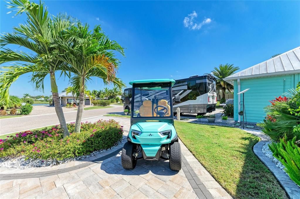 For Sale: $595,000 (1 beds, 1 baths, 1000 Square Feet)