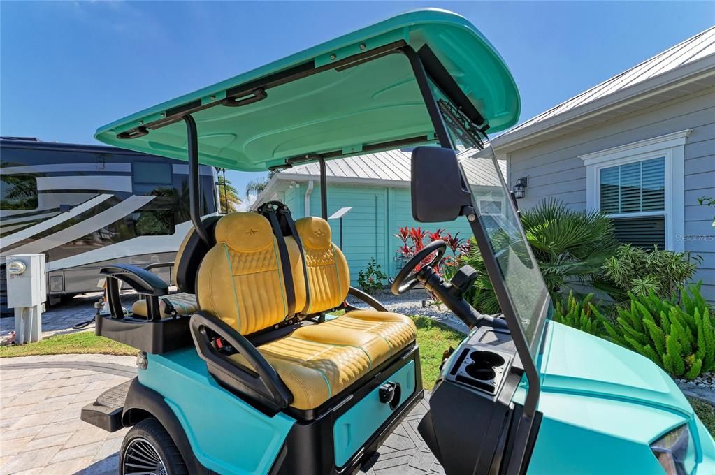 For Sale: $595,000 (1 beds, 1 baths, 1000 Square Feet)