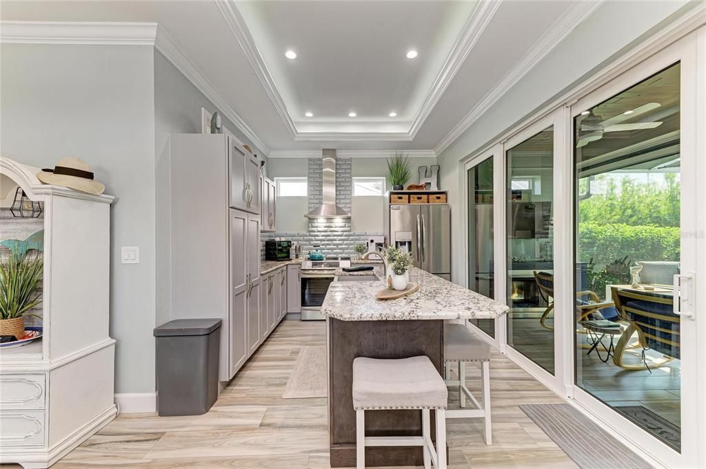 For Sale: $595,000 (1 beds, 1 baths, 1000 Square Feet)