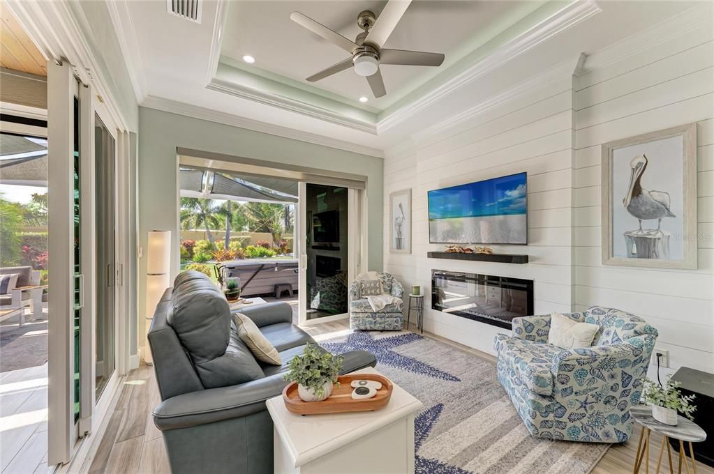 For Sale: $595,000 (1 beds, 1 baths, 1000 Square Feet)