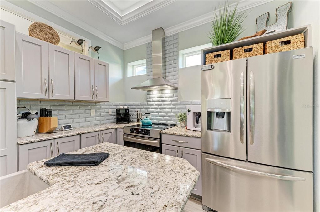 For Sale: $595,000 (1 beds, 1 baths, 1000 Square Feet)