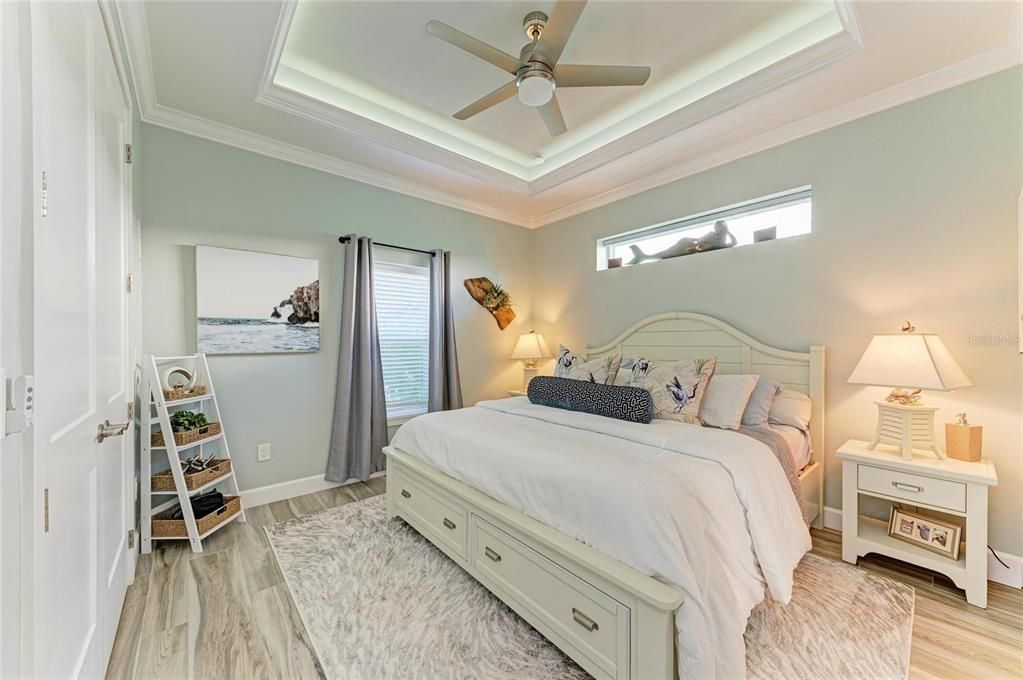 For Sale: $595,000 (1 beds, 1 baths, 1000 Square Feet)