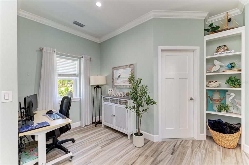 For Sale: $595,000 (1 beds, 1 baths, 1000 Square Feet)