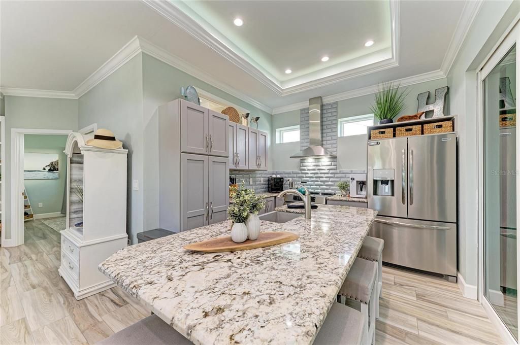 For Sale: $595,000 (1 beds, 1 baths, 1000 Square Feet)