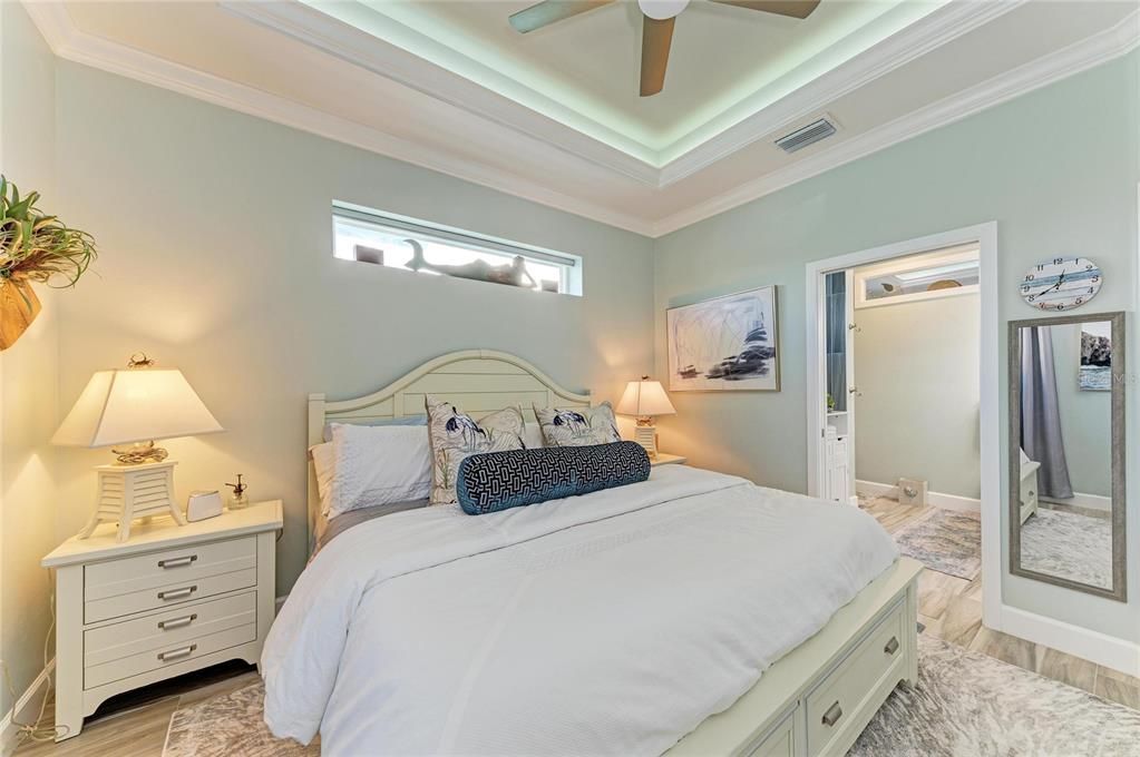 For Sale: $595,000 (1 beds, 1 baths, 1000 Square Feet)