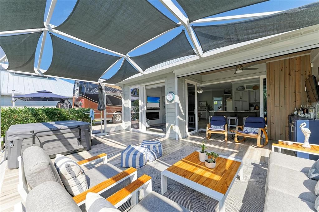 For Sale: $595,000 (1 beds, 1 baths, 1000 Square Feet)