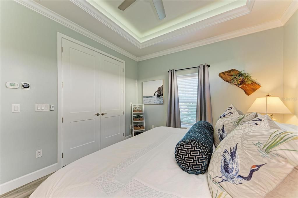 For Sale: $595,000 (1 beds, 1 baths, 1000 Square Feet)