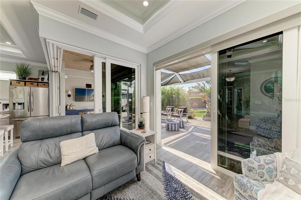 For Sale: $595,000 (1 beds, 1 baths, 1000 Square Feet)