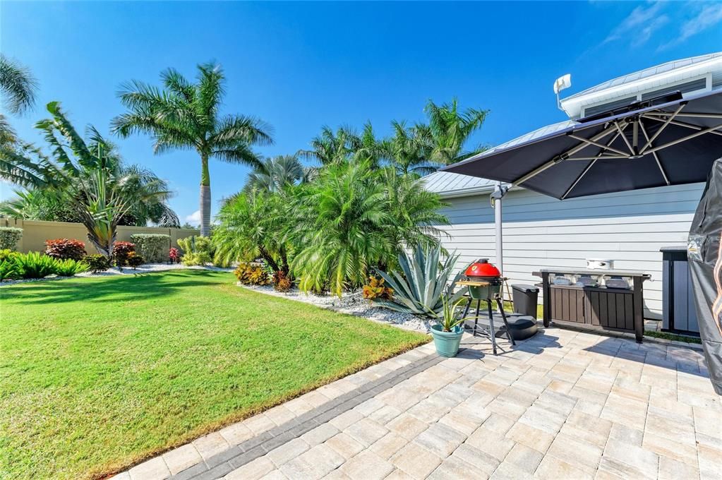 For Sale: $595,000 (1 beds, 1 baths, 1000 Square Feet)