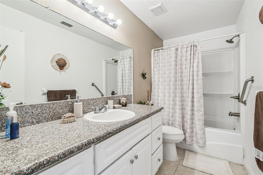 En Venta: $334,000 (3 camas, 2 baños, 1638 Pies cuadrados)