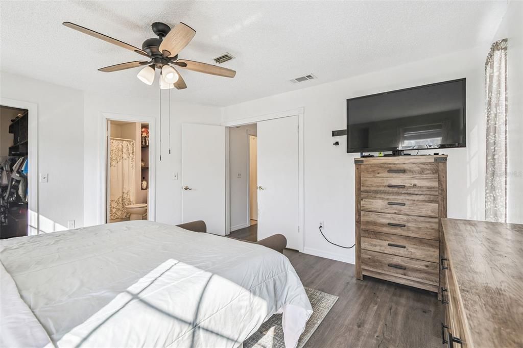 En Venta: $334,000 (3 camas, 2 baños, 1638 Pies cuadrados)