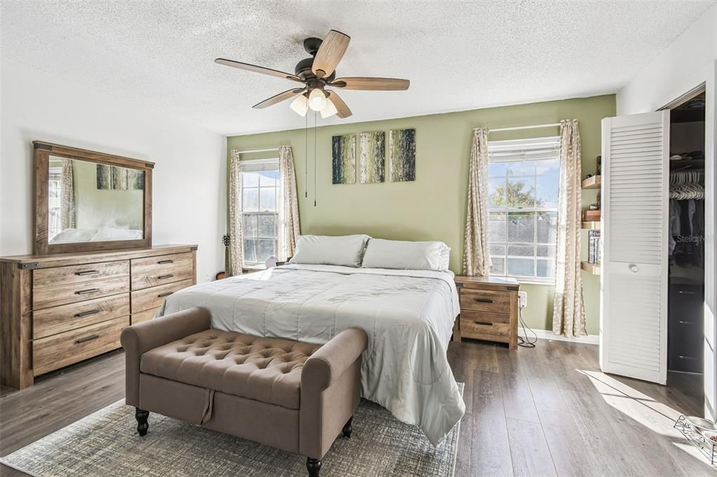 En Venta: $334,000 (3 camas, 2 baños, 1638 Pies cuadrados)