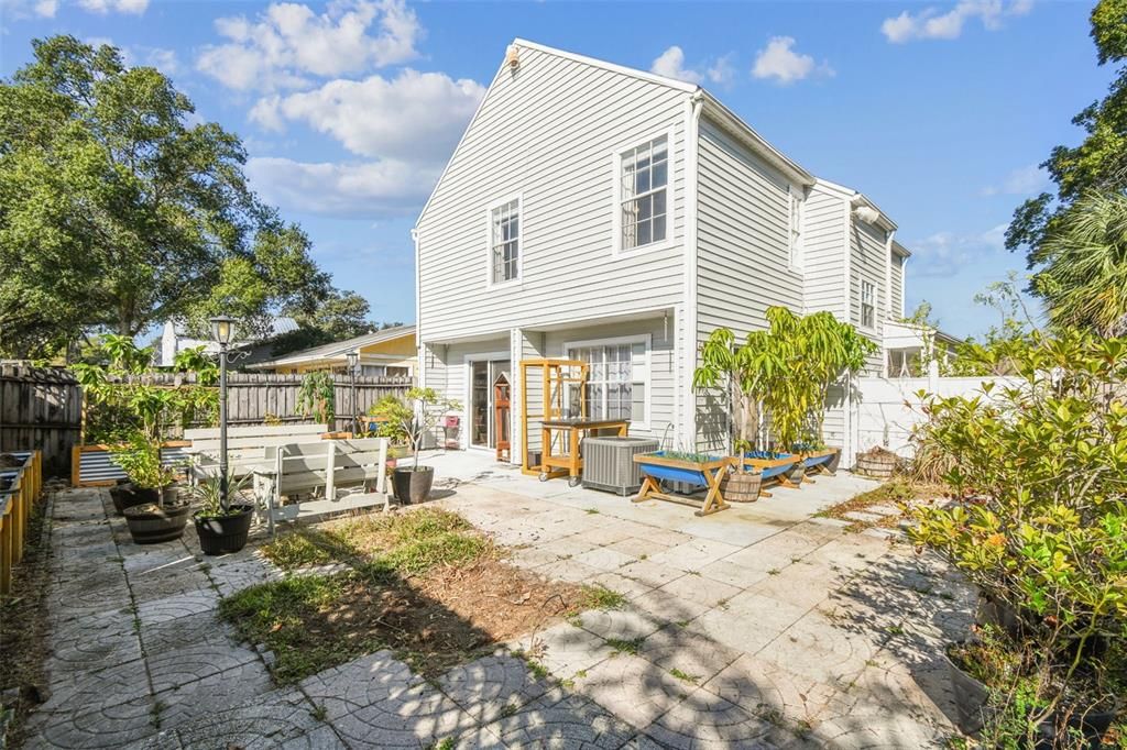 En Venta: $334,000 (3 camas, 2 baños, 1638 Pies cuadrados)