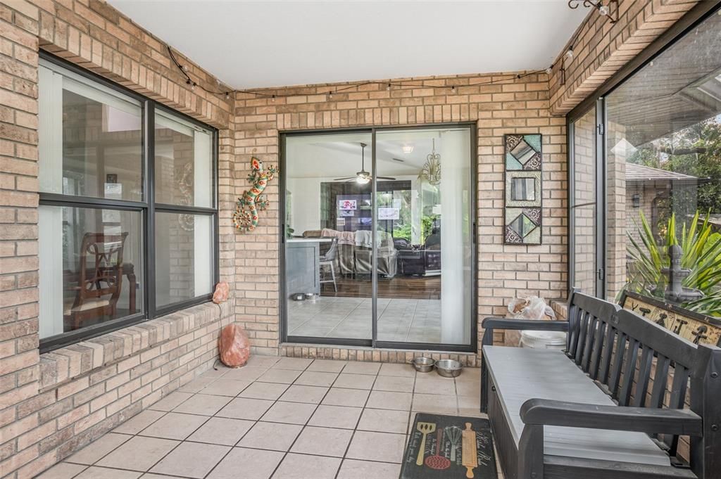 En Venta: $550,000 (4 camas, 2 baños, 2097 Pies cuadrados)