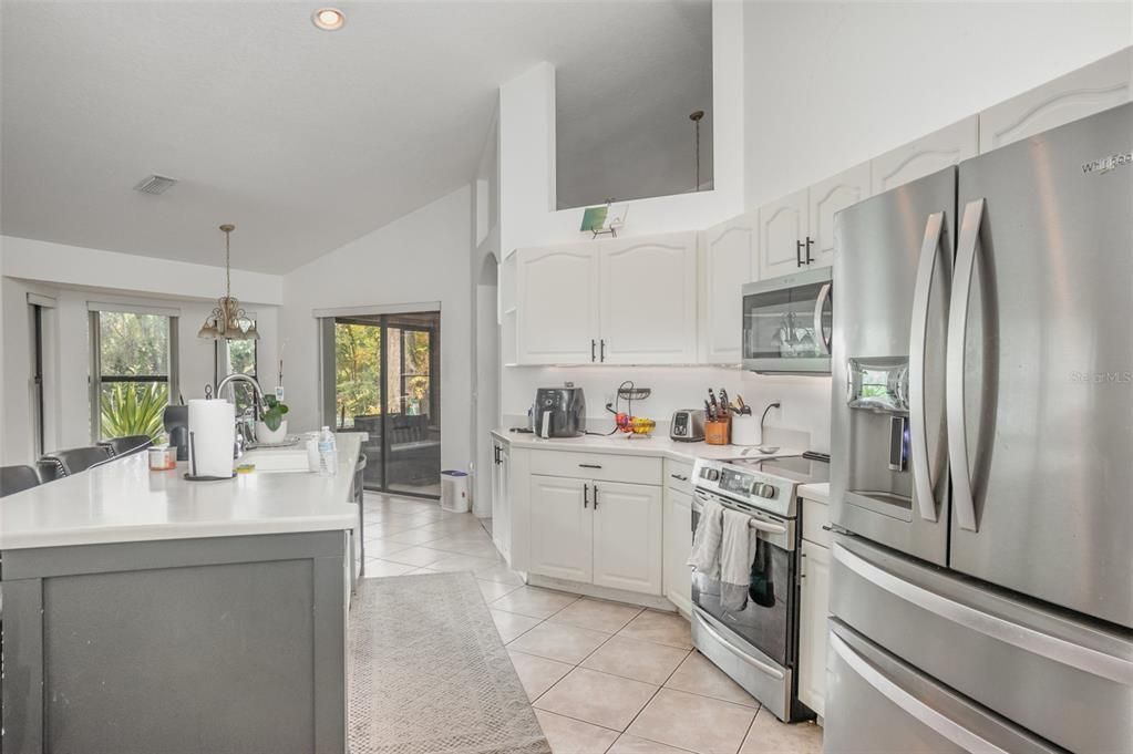 En Venta: $550,000 (4 camas, 2 baños, 2097 Pies cuadrados)