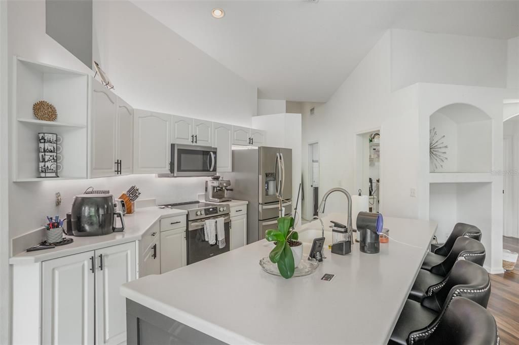 En Venta: $550,000 (4 camas, 2 baños, 2097 Pies cuadrados)