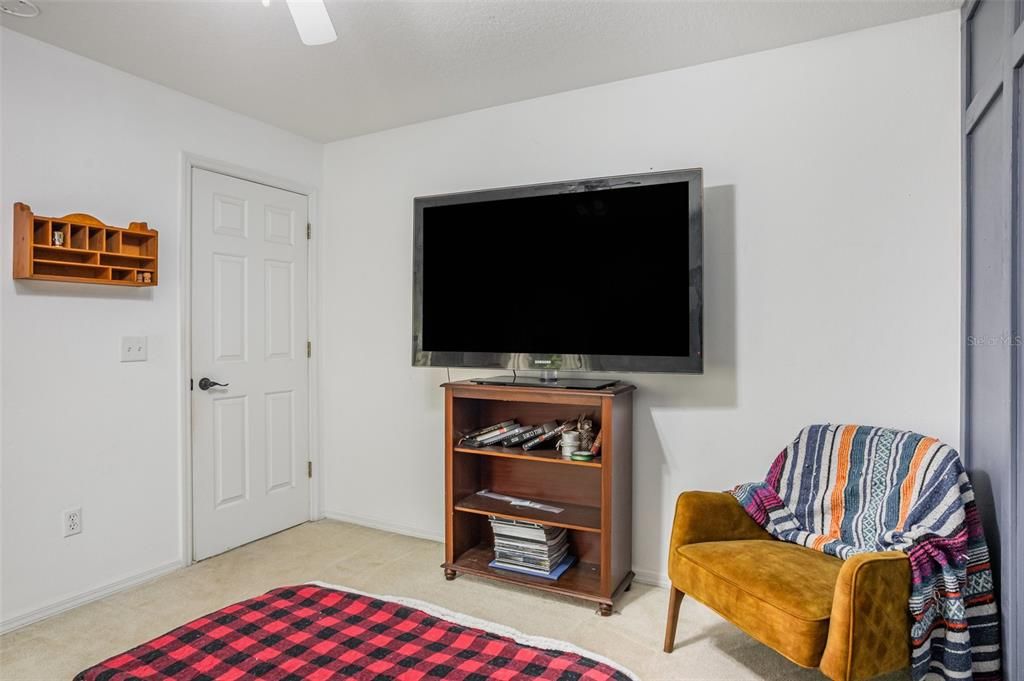 En Venta: $550,000 (4 camas, 2 baños, 2097 Pies cuadrados)