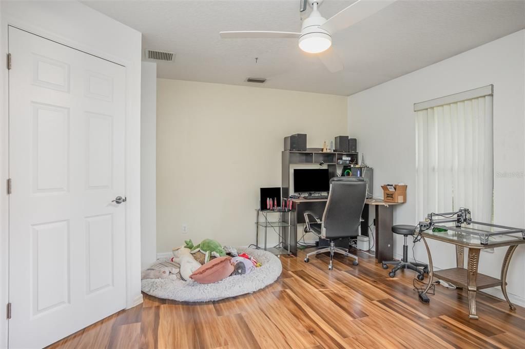 En Venta: $550,000 (4 camas, 2 baños, 2097 Pies cuadrados)