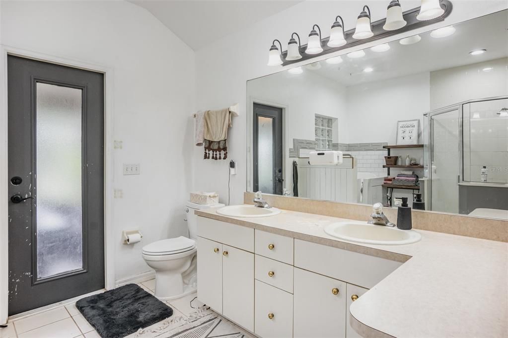 En Venta: $550,000 (4 camas, 2 baños, 2097 Pies cuadrados)