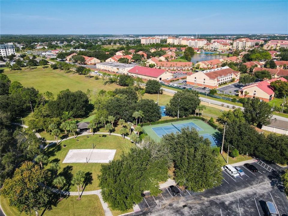 合同活跃: $669,000 (6 贝兹, 4 浴室, 2812 平方英尺)