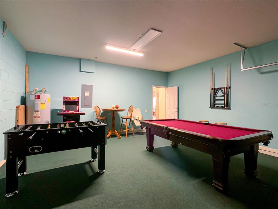 合同活跃: $669,000 (6 贝兹, 4 浴室, 2812 平方英尺)