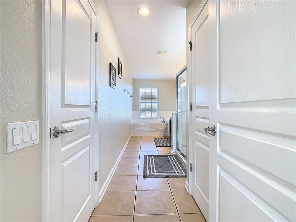 合同活跃: $669,000 (6 贝兹, 4 浴室, 2812 平方英尺)