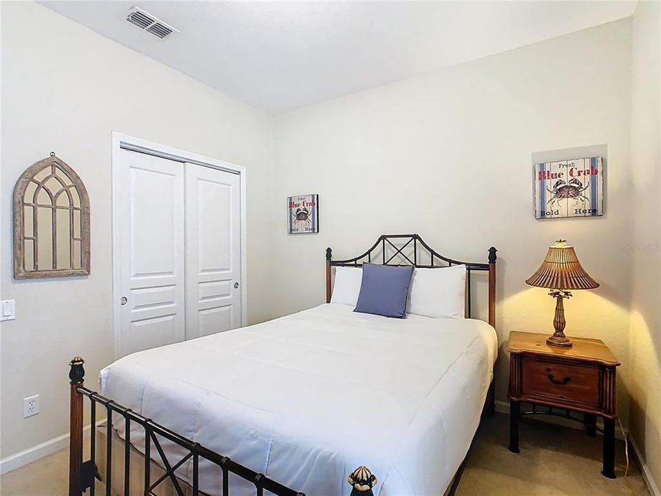 合同活跃: $669,000 (6 贝兹, 4 浴室, 2812 平方英尺)