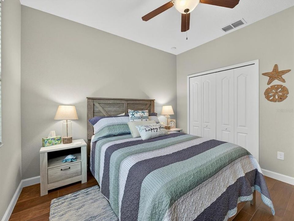 Под контрактом: $389,899 (3 спален, 2 ванн, 1856 Квадратных фут)