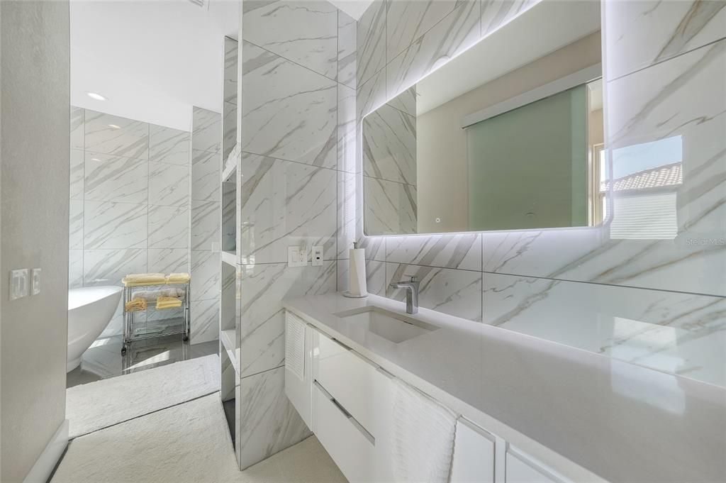 For Sale: $1,100,000 (3 beds, 3 baths, 2809 Square Feet)