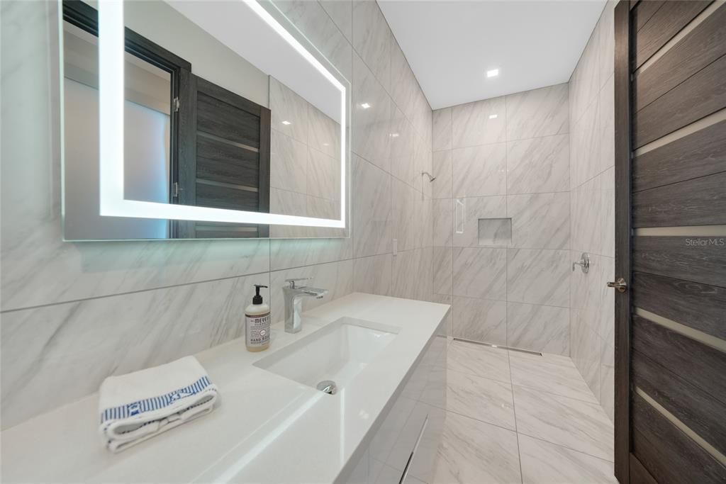 For Sale: $1,100,000 (3 beds, 3 baths, 2809 Square Feet)