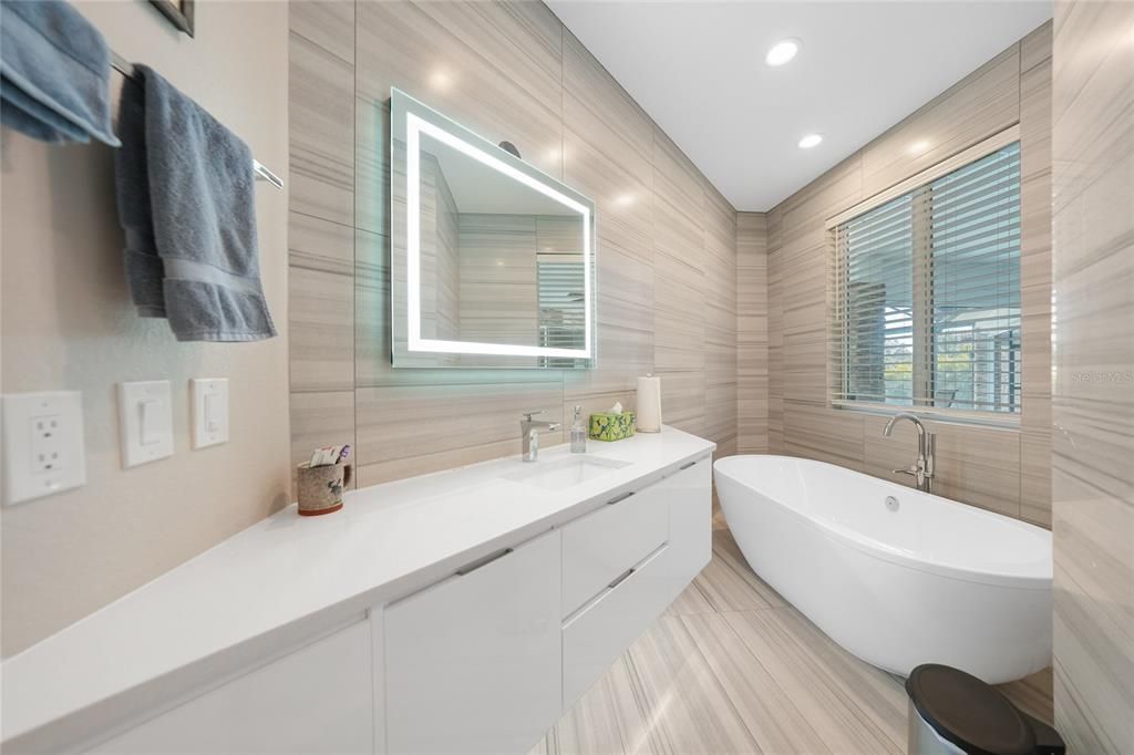 For Sale: $1,100,000 (3 beds, 3 baths, 2809 Square Feet)