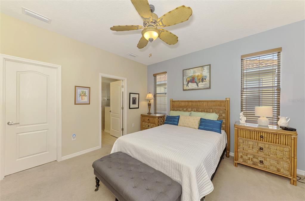 Activo con contrato: $289,500 (2 camas, 2 baños, 1560 Pies cuadrados)