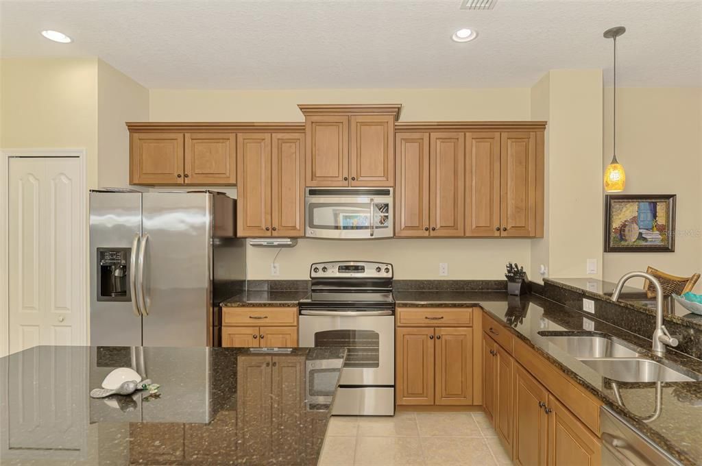 Activo con contrato: $289,500 (2 camas, 2 baños, 1560 Pies cuadrados)