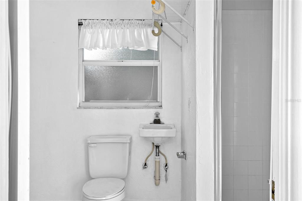 合同活跃: $349,000 (2 贝兹, 2 浴室, 1103 平方英尺)