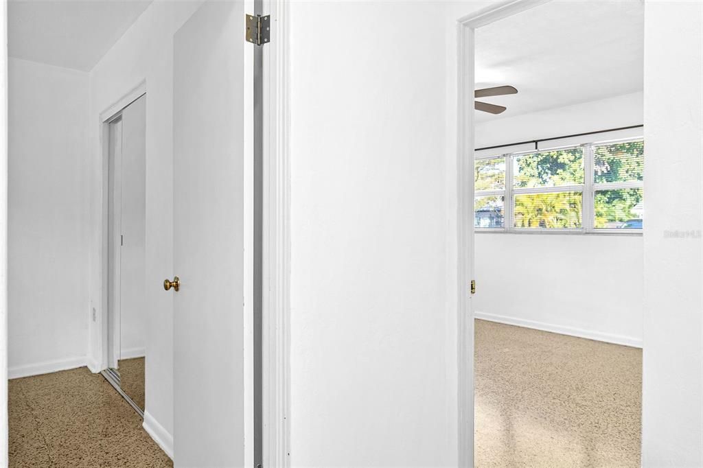 合同活跃: $349,000 (2 贝兹, 2 浴室, 1103 平方英尺)