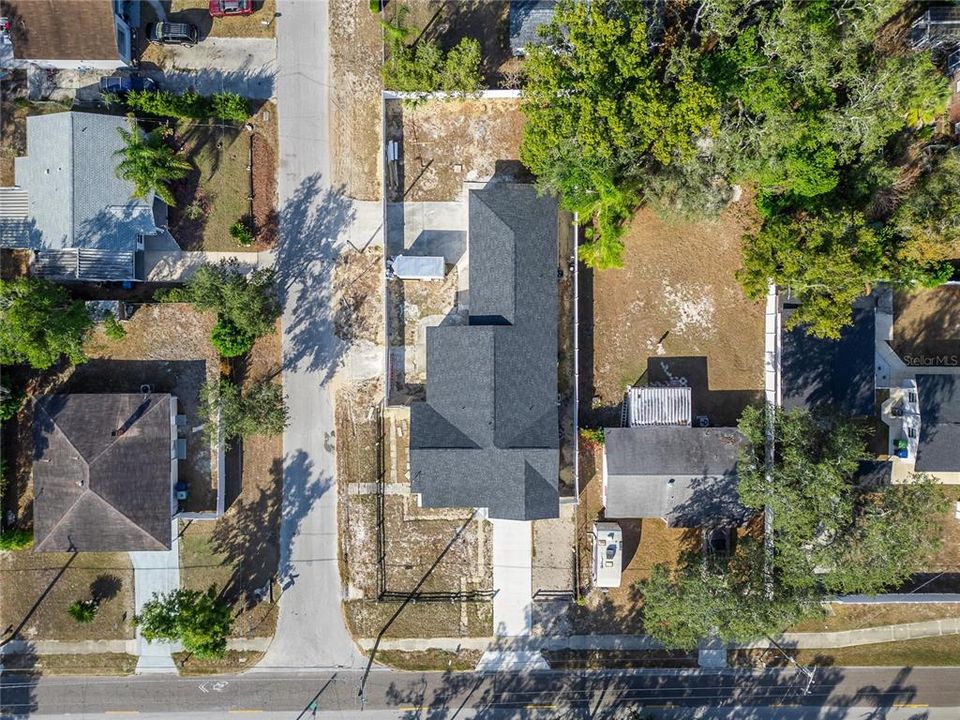 For Sale: $550,000 (7 beds, 6 baths, 2998 Square Feet)